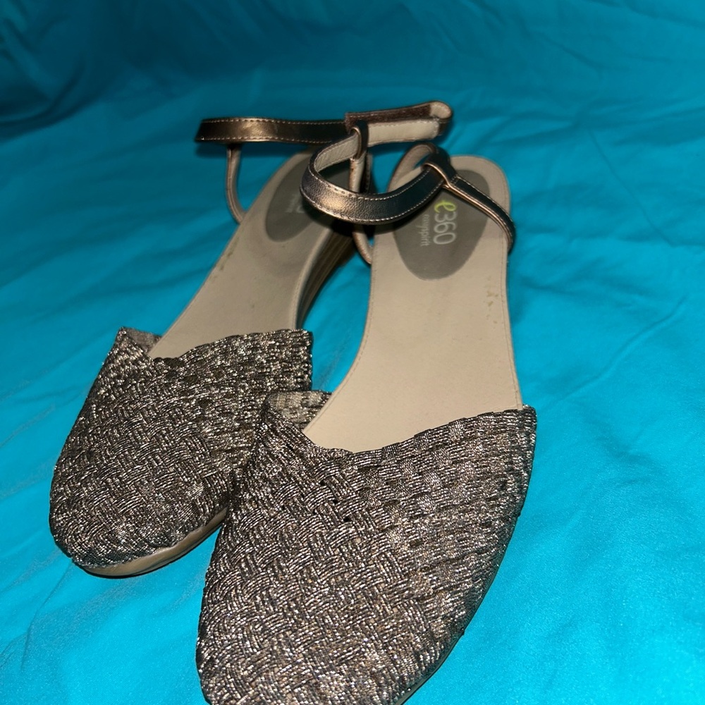 Easy Spirit Brown Flats & Loafers